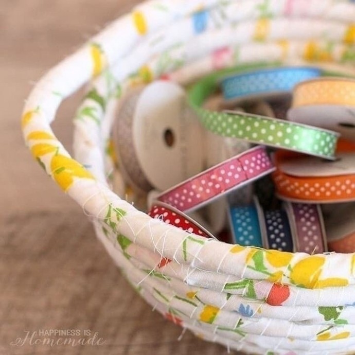 Простые текстильные корзинки