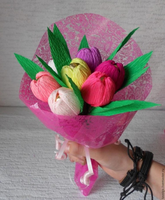 Простой и красивый способ создать милый букетик из конфет