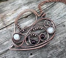 Делаем подвеску в виде листика из меди в технике wire wrap