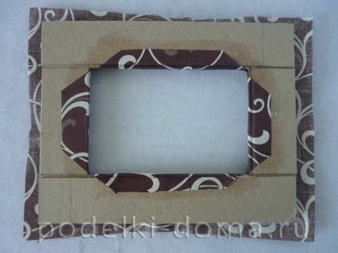 ​Мягкая рамка из картона