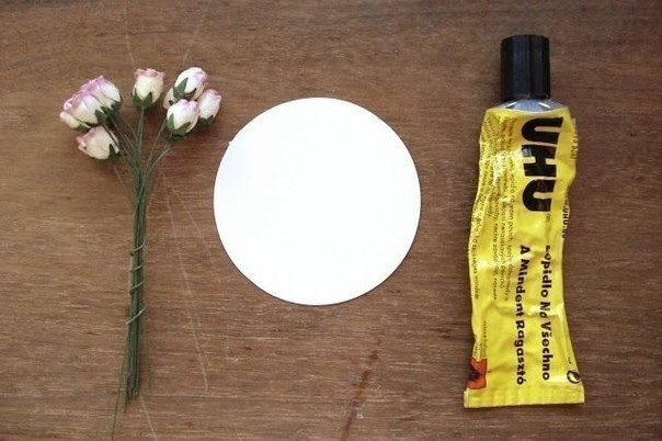 ​Открытка с объемными розочками