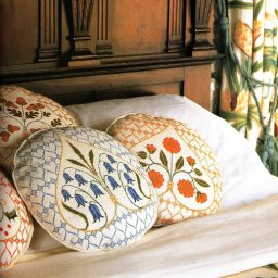 ​Схемы вышивки для круглых подушек "4 сезона"