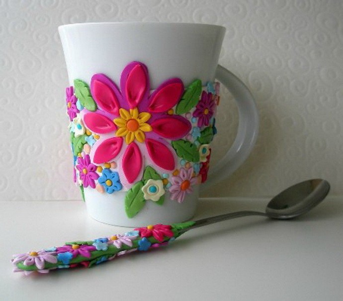 Чашка с цветами из полимерной глины: идеи и техники