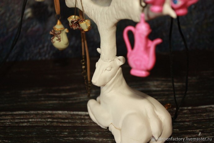 Подставка для украшений в виде оленя