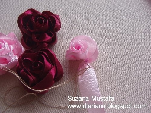 Вышивка лентами: розочки