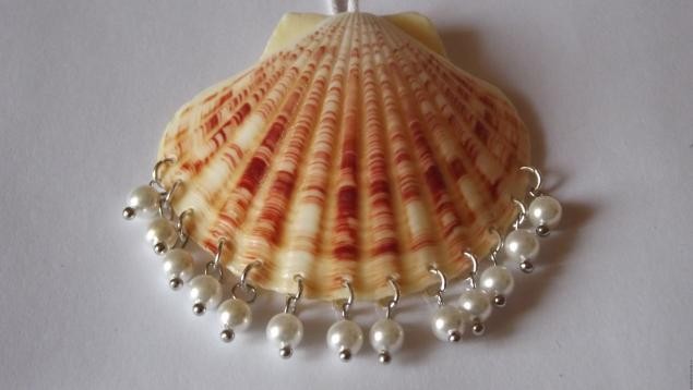 Кулон из ракушки "Хвост павлина"