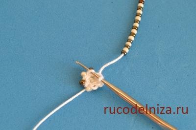 Простой и красивый жгут из бисера крючком: мастер-класс
