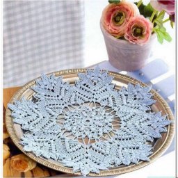 ​Салфетка, похожая на морозные узоры