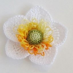 Вязаный цветочек "Анемона"