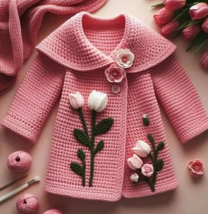 Вязаные цветы на пуловерах
