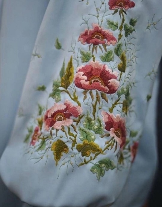 Примеры роскошной вышивки украшающей одежду