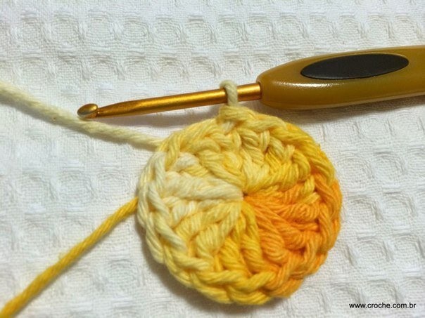 ​Вязаный прекрасный цветок