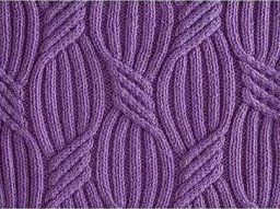 Узор на спицах со множеством переплетений