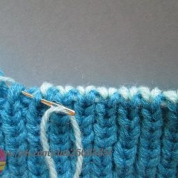 Закрываем петли иглой с эластичным краем