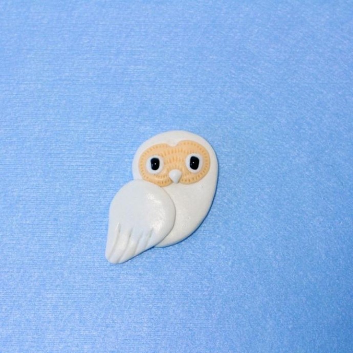 Брошь "Cова Букля" из полимерной глины