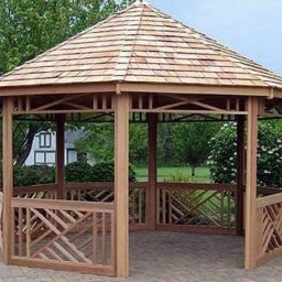 Деревянная беседка своими руками с тесовой крышей из щепы