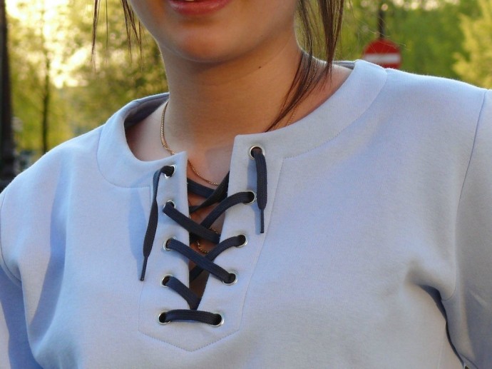 Свитшот на шнуровке Свитшот на шнуровке