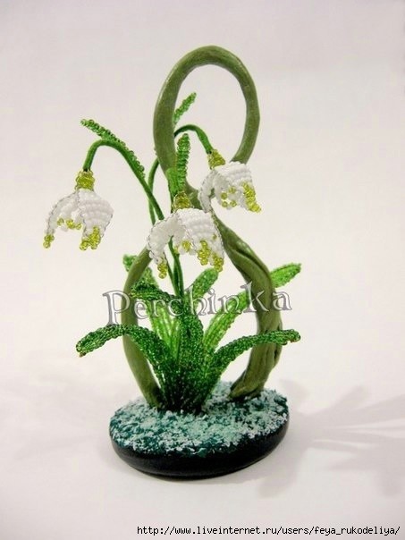 Подснежник из бисера