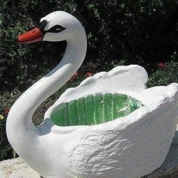 ​Лебедь из гипса