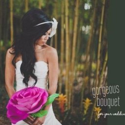 Роза из цветной гофробумаги для фотосессии