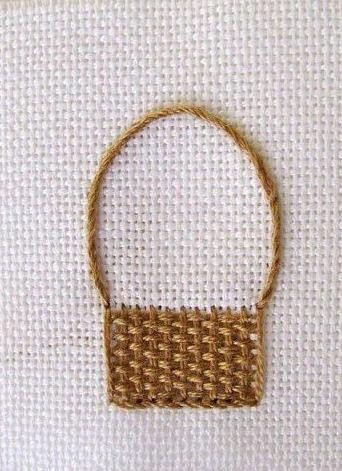 Çiçekli işlemeli sepet