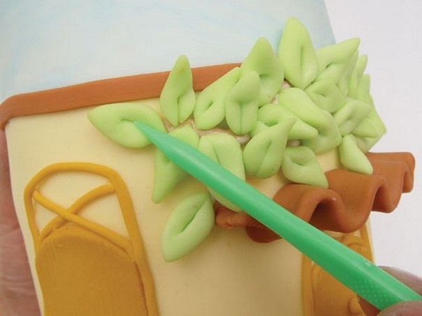 Забавный домик для хранения пакетов