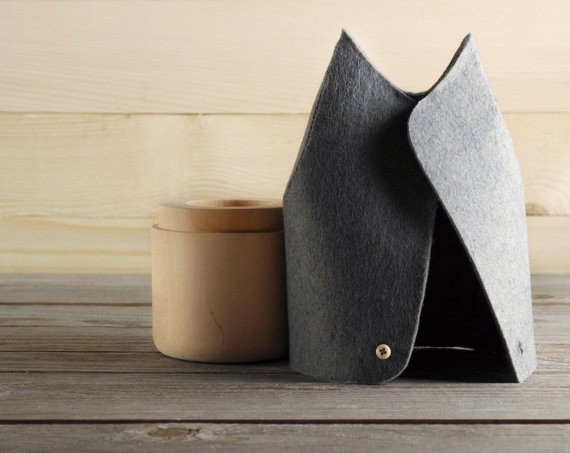 Войлочные часы