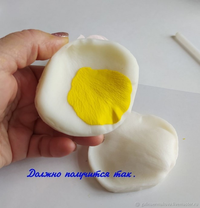 Роза из зефирной полимерной глины