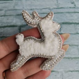 Брошь олень