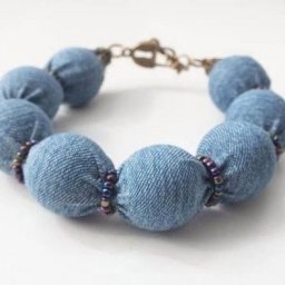 Делаем браслет из джинсовой ткани