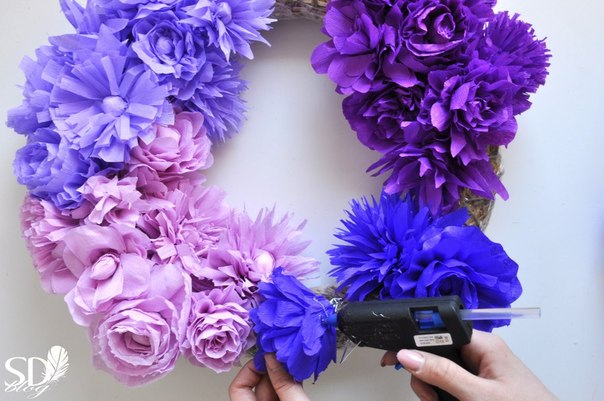 Прекрасный цветочный венок