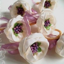 ​Роскошные цветы из лент