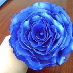 Роза из атласной ленты