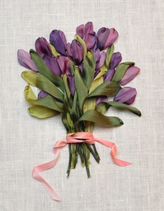 Урок вышивки лентами: тюльпаны