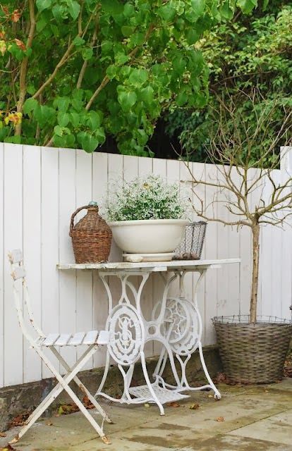 Вторая и прекрасная жизнь ножек швейных машинок