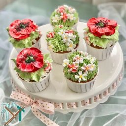 ​Идеи цветочного украшения капкейков