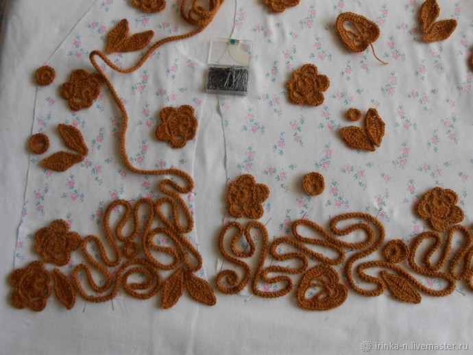 Жилет в технике шнуркового кружева