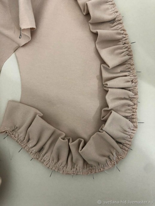 Сборка на ткани на швейной машинке без специальной лапки