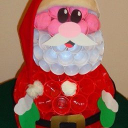 Дед Мороз или Санта из пластиковых стаканчиков