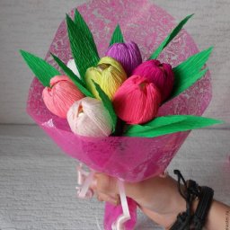 Простой и красивый способ создать милый букетик из конфет