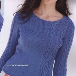 Пуловер с асимметричным узором