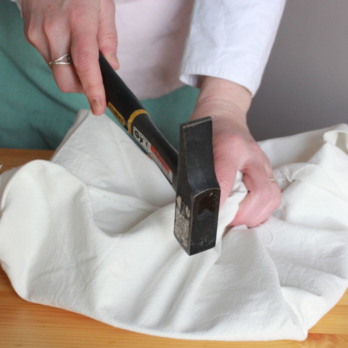 Декорируем цветочный горшок мозаикой из битой посуды: часть 1