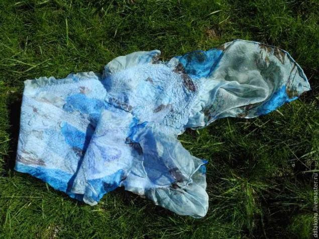 Маленький нежный шарфик с розами