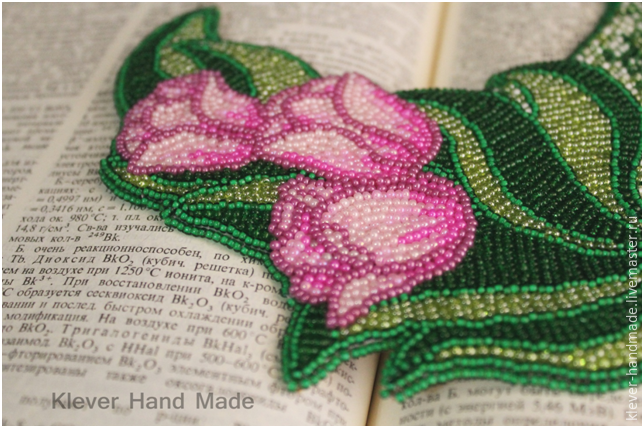 ​Создаем колье "Тюльпаны в саду" в технике вышивки бисером