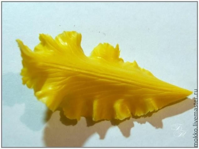 ​Тонировка цветов из полимерной глины масляными красками: часть 2