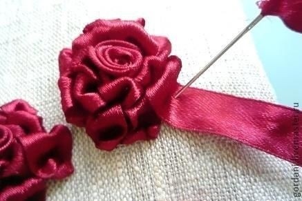 Удивительная вышивка лентами Удивительная вышивка лентами