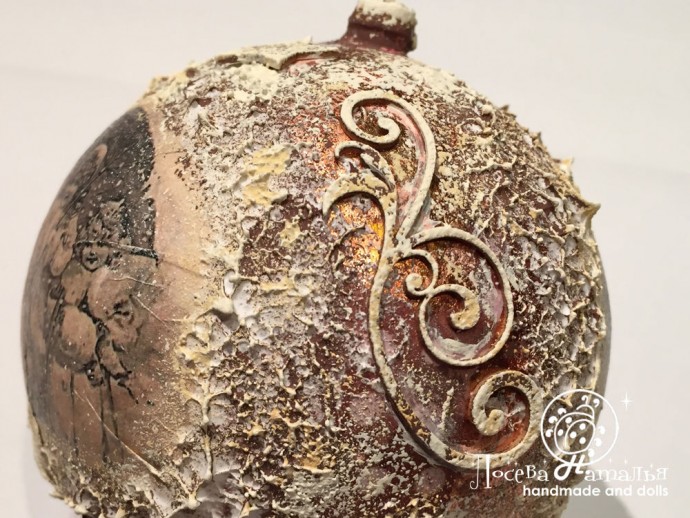 Декорирование винтажного ёлочного шара "Зимняя сказка" в смешанной технике: часть 4