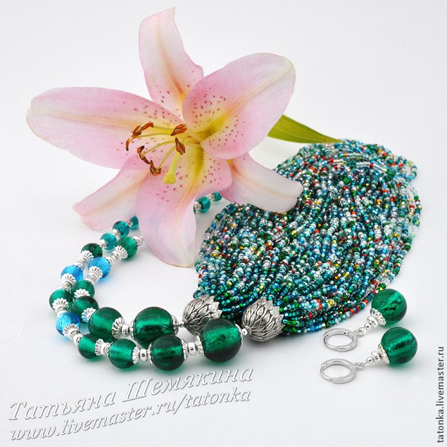 Колье с бисерным каскадом Колье с бисерным каскадом