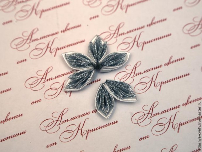 Делаем снежинку из атласной ленты в технике канзаши: часть 1