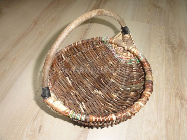 Корзина с цветами из бросового материала: часть 2 Корзина с цветами из бросового материала: часть 2